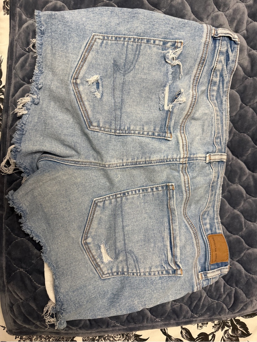 American eagle women’s size 14 jean shorts.  Great condition. Next level stretch